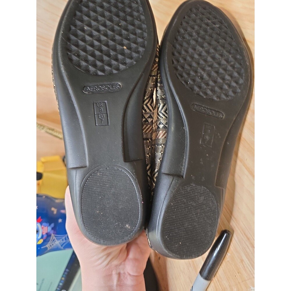 AEROSOLES BETUNIA Slip-On Loafer Soft BLACK WITH GOLD DESIGNS Size 9 - Picture 8 of 10